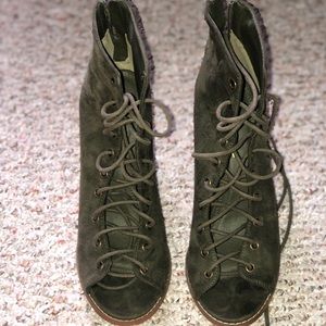 Lace ankle boots.
